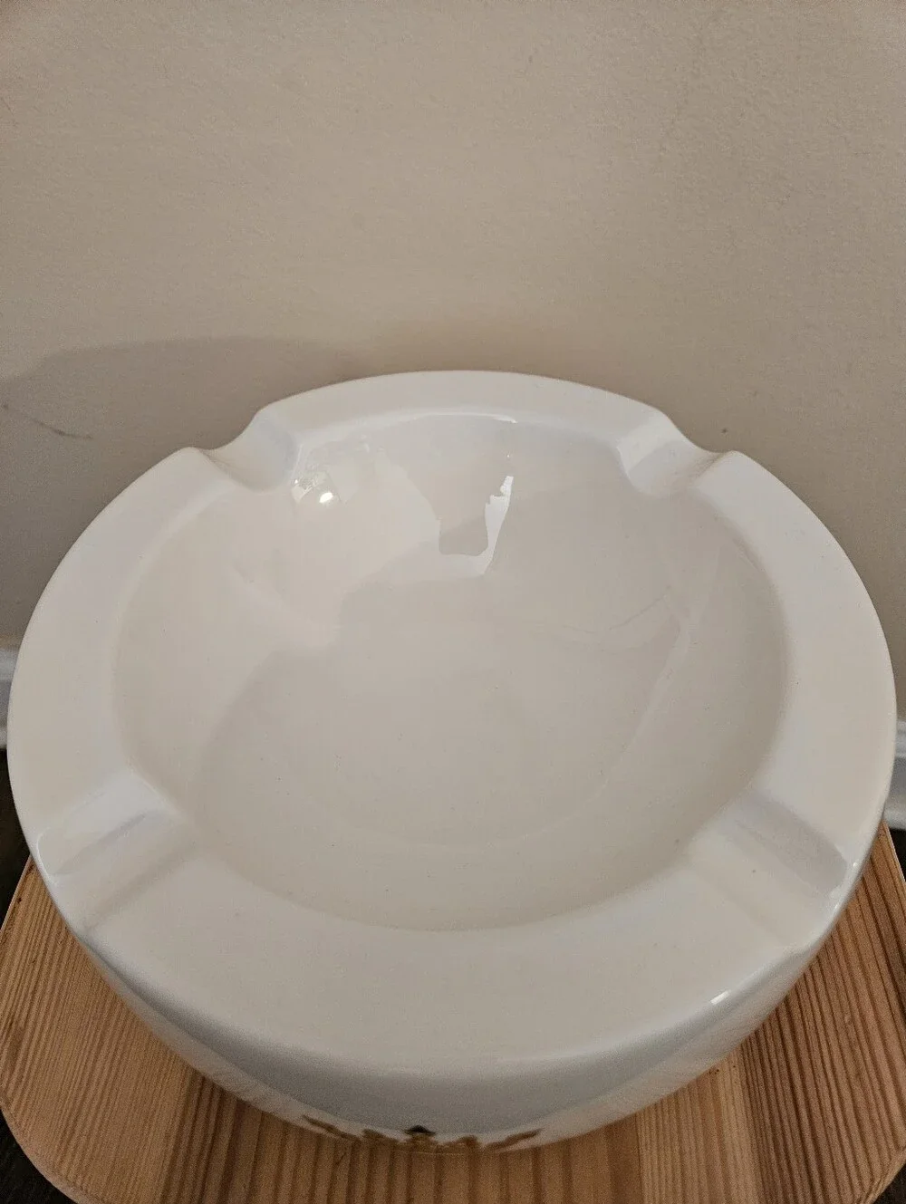Source Unknown White Ceramic Ashtray with Gold Lettering